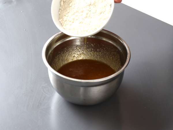 Блонди череши и шоколад, перфектната хрупкава и захаросана торта - Подготовка стъпка 2