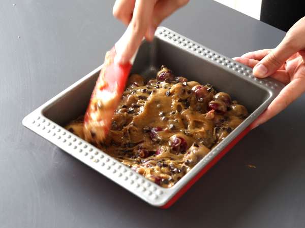 Блонди череши и шоколад, перфектната хрупкава и захаросана торта - Подготовка стъпка 4