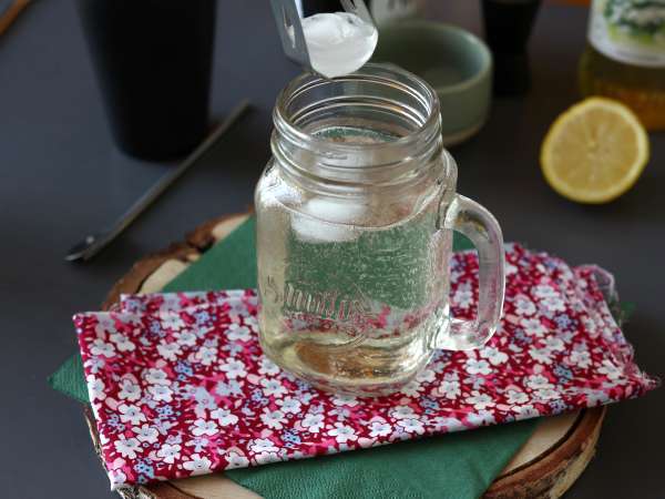 Hugo Spritz със сироп от бъз - свеж и сладък коктейл - Подготовка стъпка 3