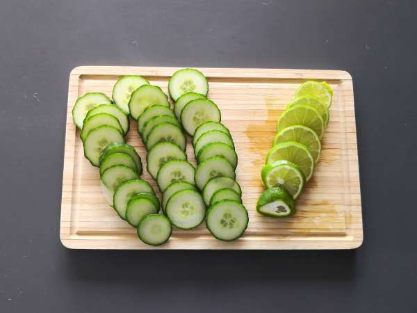 Вода с вкус на краставица, лайм, мента и джинджифил - Подготовка стъпка 1