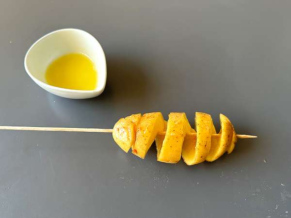 Спираловидни картофи на клечка - безотказната техника без машина - Подготовка стъпка 3