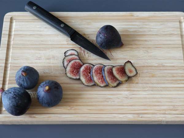 Сандвичи със смокини, прясно козе сирене, мед и розмарин - Подготовка стъпка 1