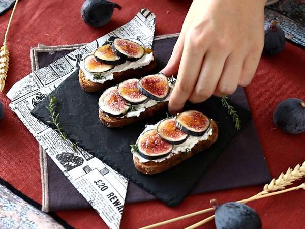 Сандвичи със смокини, прясно козе сирене, мед и розмарин - Подготовка стъпка 6