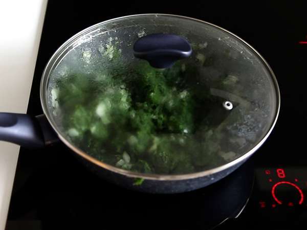 Спанакопита - изключително лесната гръцка питка със спанак и сирене фета - Подготовка стъпка 2