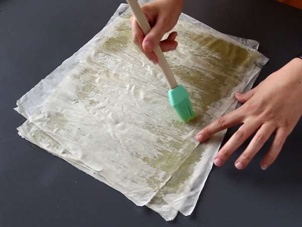 Спанакопита - изключително лесната гръцка питка със спанак и сирене фета - Подготовка стъпка 6