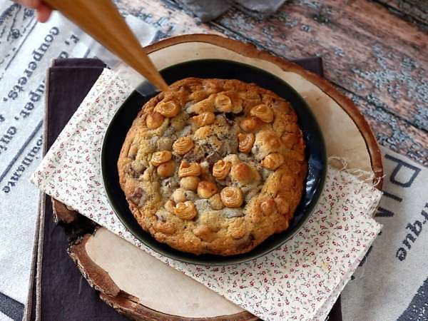 XXL бисквитки с лешници, млечен шоколад и пралина - Подготовка стъпка 7