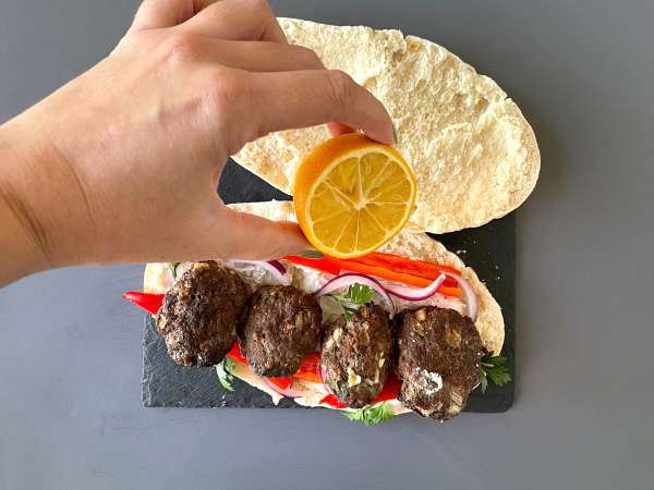 Köfte - турските кюфтета в хляб - Подготовка стъпка 3