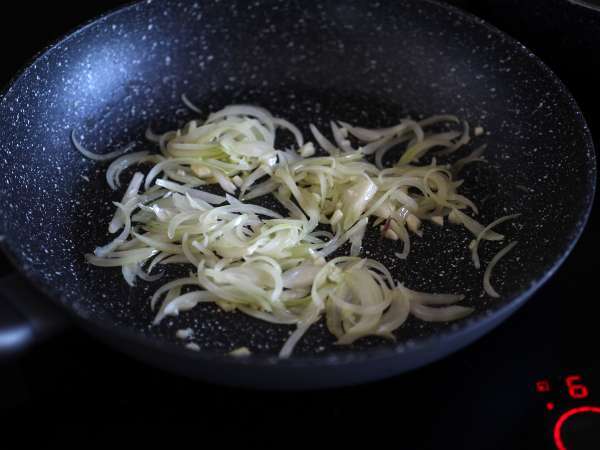 Плантани, пълнени с настъргано месо и настърган кашкавал - Подготовка стъпка 3