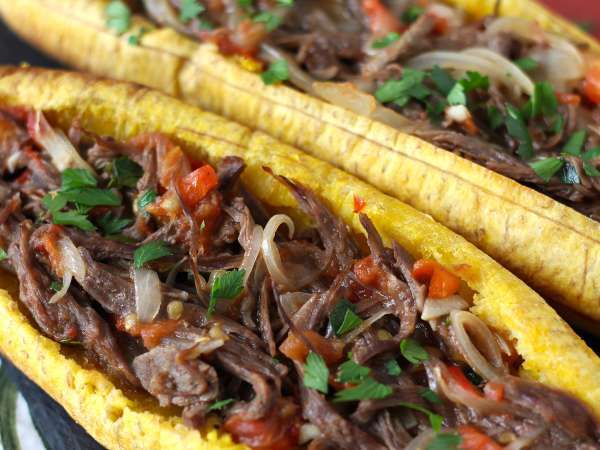 Плантани, пълнени с настъргано месо и настърган кашкавал - Подготовка стъпка 8