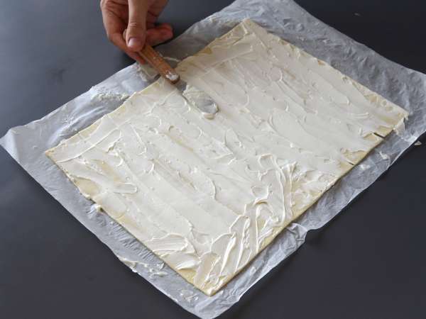 Лесно осолено нюйоркско руло с песто и fromage frais с 4 съставки - Подготовка стъпка 2