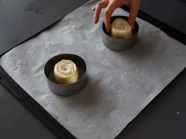 Лесно осолено нюйоркско руло с песто и fromage frais с 4 съставки - Подготовка стъпка 4