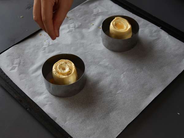 Лесно осолено нюйоркско руло с песто и fromage frais с 4 съставки - Подготовка стъпка 5