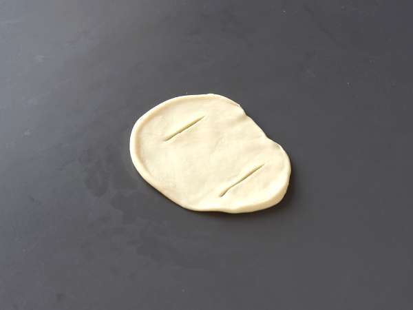 Рулца тип пица с пълнеж от домати, шунка и сос моцарела - Подготовка стъпка 2