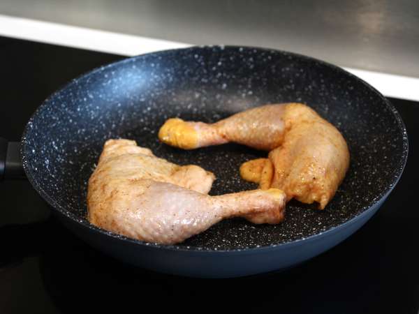 Как се пържат в тиган пилешки бутчета? - Подготовка стъпка 3