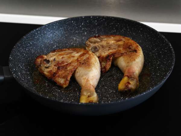 Как се пържат в тиган пилешки бутчета? - Подготовка стъпка 4