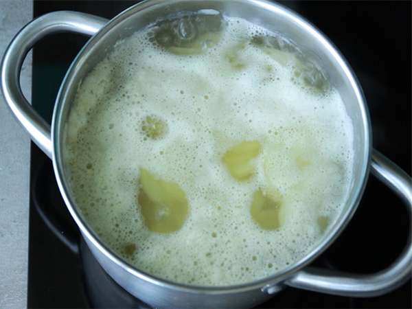 Малки тарталети Татин с вкус на раклет, на отделни порции - Подготовка стъпка 1