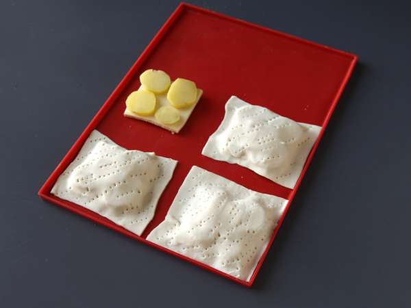 Малки тарталети Татин с вкус на раклет, на отделни порции - Подготовка стъпка 4