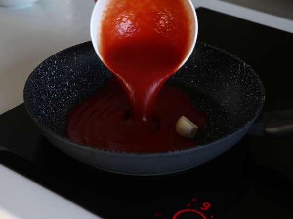 Gnocchi alla Sorrentina в тигана: бързата и сочна рецепта, която всички обичат! - Подготовка стъпка 2