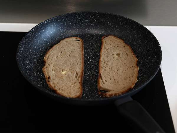 Макси сандвич със сирене на скара в американски стил: пилешко месо, авокадо, бекон - Подготовка стъпка 9