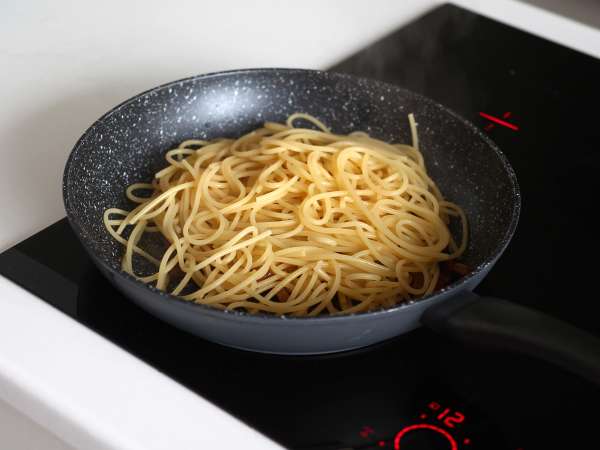 Спагети ала карбонара - истинската италианска рецепта за въглехидрати! - Подготовка стъпка 6