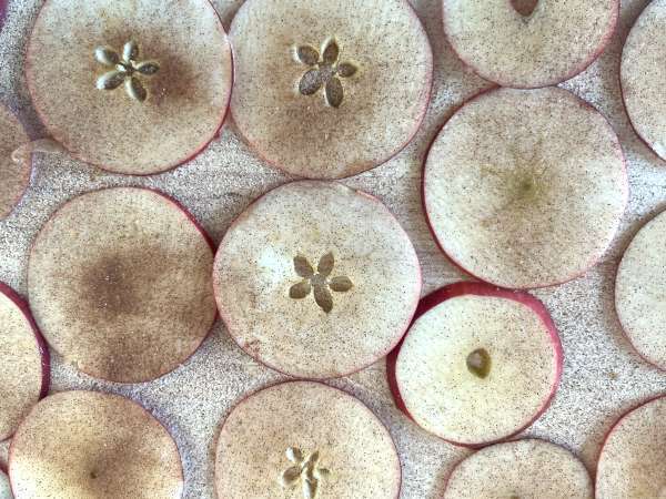 Канелени ябълкови чипсове с Air Fryer - Подготовка стъпка 2