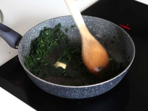 Conchiglioni, пълнени с рикота и спанак: неустоимо печено вегетарианско ястие - Подготовка стъпка 2