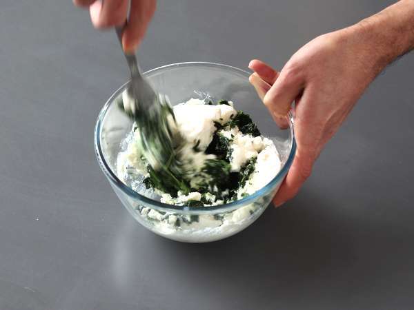 Conchiglioni, пълнени с рикота и спанак: неустоимо печено вегетарианско ястие - Подготовка стъпка 4