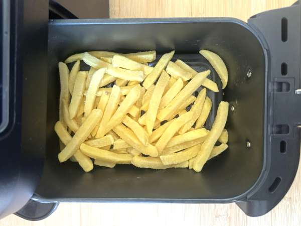 Супер хрупкави замразени картофки с Air Fryer! - Подготовка стъпка 1