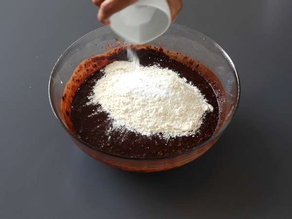 Пухкава торта Nega Maluca с глазура Brigadeiro - Подготовка стъпка 3