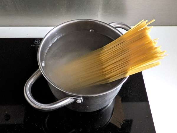 Паста със замразени морски дарове - вкусен и много бърз първи курс - Подготовка стъпка 4