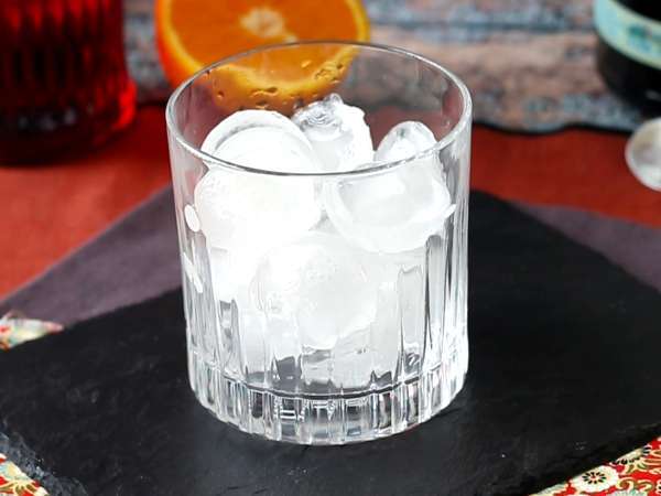 Негрони: рецептата с правилните дози за приготвяне у дома - Подготовка стъпка 1