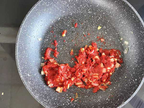 Ориз с червен боб и бекон: типично кубинско ястие - Подготовка стъпка 3