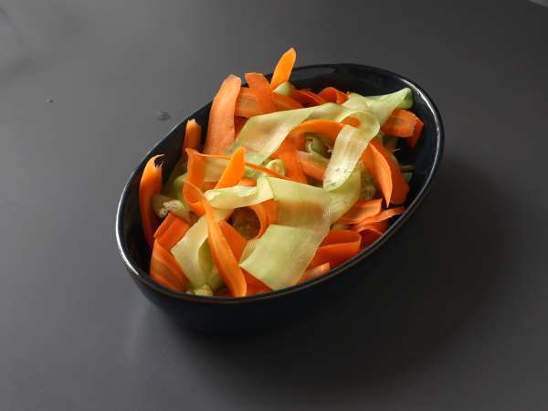 Зеленчукова салата талиатели с фъстъчен сос - Подготовка стъпка 4