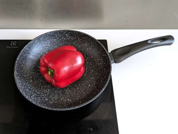 Как да обелим чушките в тиган - Подготовка стъпка 1