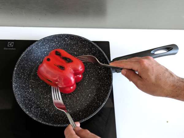 Как да обелим чушките в тиган - Подготовка стъпка 2