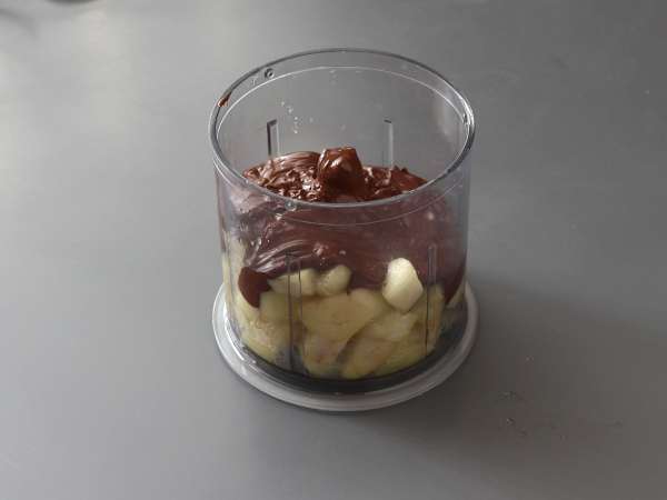 Шоколадов фъдж с круши - супер лесен десерт, който се приготвя само с 2 съставки! - Подготовка стъпка 3