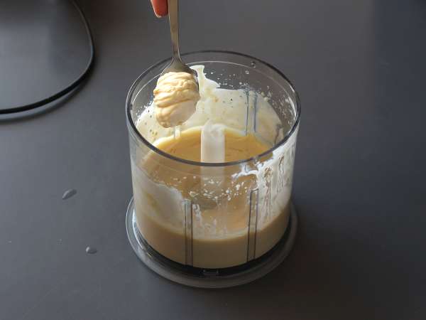 Лека майонеза с твърдо сварени яйца и без масло! Идеална, когато не можете да ядете сурови яйца! - Подготовка стъпка 3