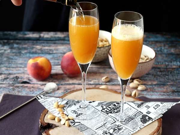 Bellini, лесният италиански коктейл с праскови, който можете да приготвите у дома! - Подготовка стъпка 2