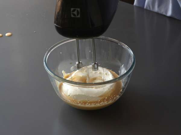 Рошърти в стил Тирамису, перфектният италиански десерт в мини порции, които можете да поднесете към кафето си! - Подготовка стъпка 4