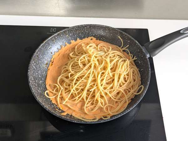 Кремообразна паста с бурата и чери домати - Подготовка стъпка 6