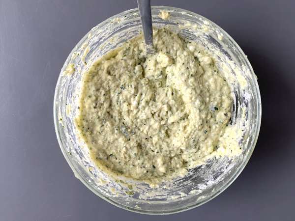 Фритюрник от тиквички със сос от кисело мляко и фета - Подготовка стъпка 3