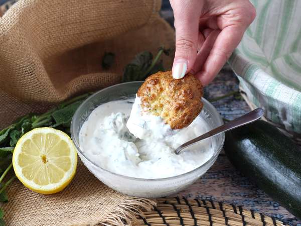 Супер свежо кисело мляко, фета, лимон и ментов сос! - Подготовка стъпка 2