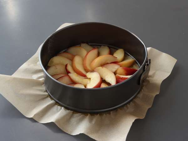 Торта с обърнати праскови, влажна, топяща се и карамелизирана - Подготовка стъпка 2