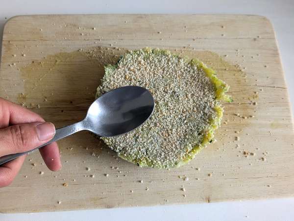 Бургер от тиквички и картофи във фритюрник - Подготовка стъпка 7