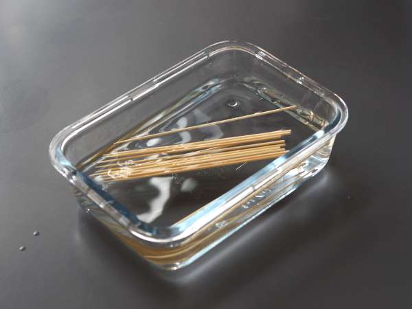 Кебап от тиквички с вкусен, пикантен азиатски сос - Подготовка стъпка 1