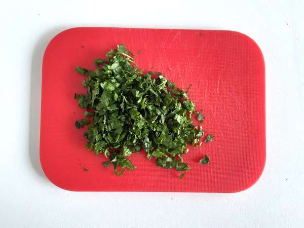 Сосът Чимичури: перфектното допълнение към печенето и барбекюто. - Подготовка стъпка 1