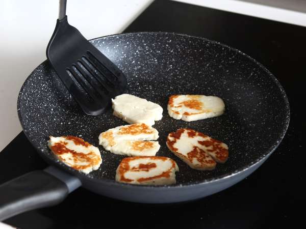 Сладко-кисело пържено халуми с мед и розмарин - Подготовка стъпка 4