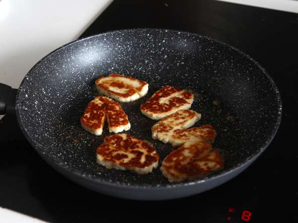 Сладко-кисело пържено халуми с мед и розмарин - Подготовка стъпка 5