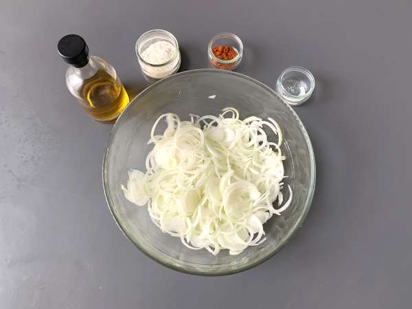 Хрупкав лук във фритюрника, супер хрупкав и вкусен - Подготовка стъпка 3