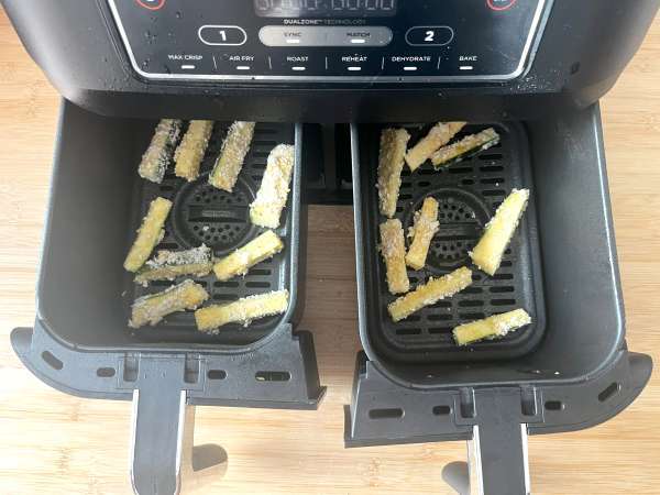 Пържени картофи от тиквички с въздушен фритюрник - Подготовка стъпка 5